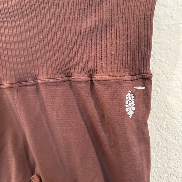 NWOT Free People High-Rise 7/8 Length Good Karma Leggings - Picture 3 of 6